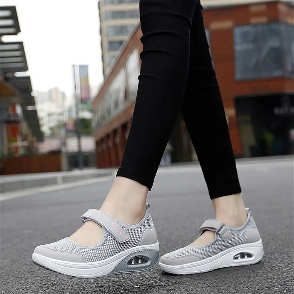 Home Office News Uk - 36-41 Halbsaison farbige Turnschuhe Walking Skates